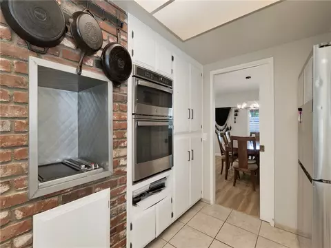Kitchen - 1150 E Lancaster, Lancaster, CA 93535 photo 2 of 3
