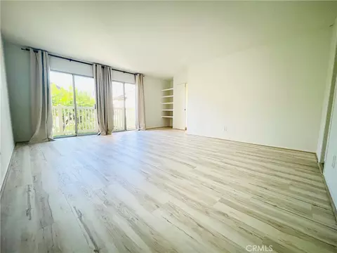 5267 Coldwater Canyon Ave #B, Sherman Oaks, CA 91401