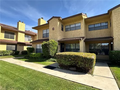 1537 W Avenue L #4, Lancaster, CA 93534