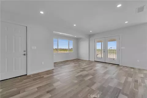 Living - 49040 70th W, Lancaster, CA 93536 photo 3 of 3