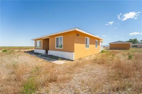 Exterior - 49040 70th W, Lancaster, CA 93536 photo 4 of 5