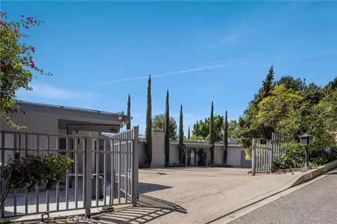 1110 Bel Air Pl, Los Angeles, CA 90077