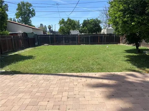 Exterior - 7339 White Oak, Reseda, CA 91335 photo 6 of 8