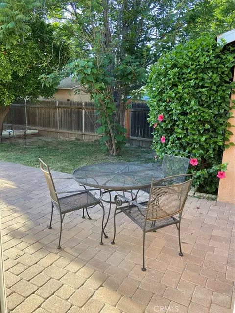 Exterior - 7339 White Oak, Reseda, CA 91335 photo 5 of 8