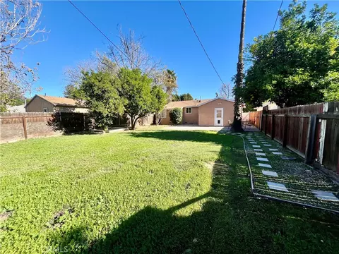 Exterior - 7339 White Oak, Reseda, CA 91335 photo 7 of 8