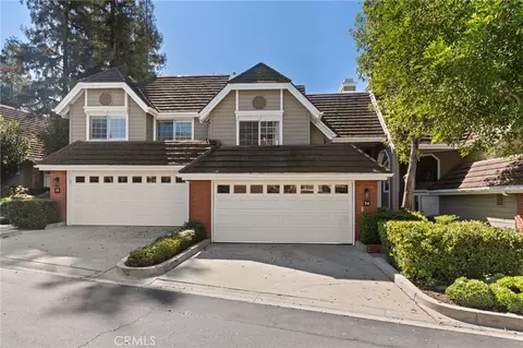 20950 Oxnard, Woodland Hills, CA 91367