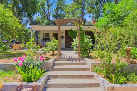 9522 La Canada, Sunland, CA 91040