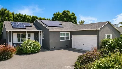 6458 Hanna Ave, Woodland Hills, CA 91303