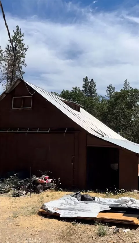 131 Locust St, Hayfork, CA 96041 photo 2