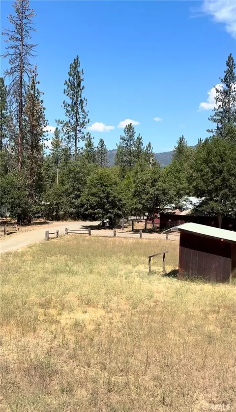 131 Locust St, Hayfork, CA 96041 photo 3
