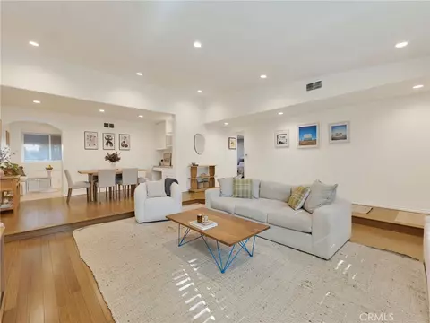 12803 Bloomfield #2, Studio City, CA 91604