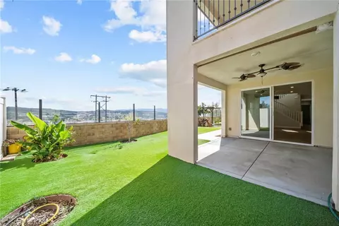 Exterior - 20560 Galloway Dr, Saugus, CA 91350 photo 5 of 9