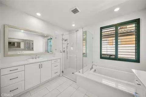 Bath - 20560 Galloway Dr, Saugus, CA 91350 photo 2 of 2