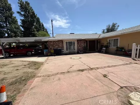 12112 Hoyt St, Sylmar, CA 91342