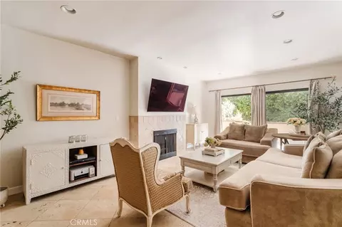 2332 Fox Hls #103, Los Angeles, CA 90064