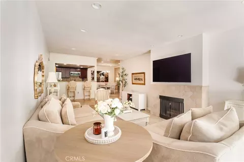 2332 Fox Hls #103, Los Angeles, CA 90064