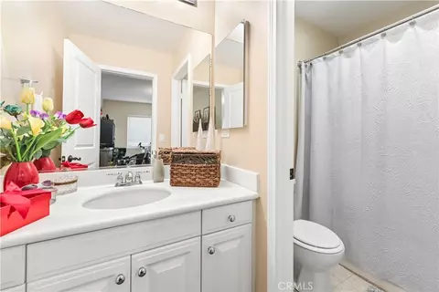 Bath - 19527 Opal Ln, Saugus, CA 91350 photo 1 of 2