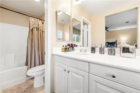 Bath - 19527 Opal Ln, Saugus, CA 91350 photo 2 of 2