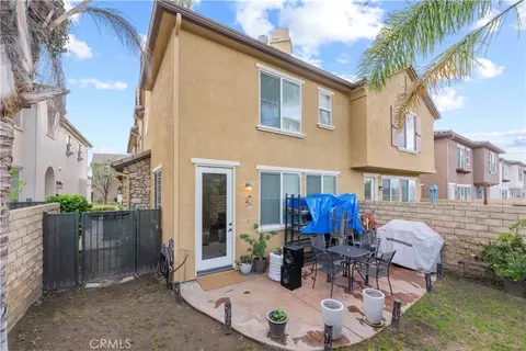 Exterior - 19527 Opal Ln, Saugus, CA 91350 photo 6 of 16