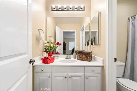Entry Way - 19527 Opal Ln, Saugus, CA 91350 photo 3 of 4