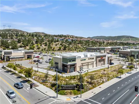 19527 Opal Ln, Saugus, CA 91350