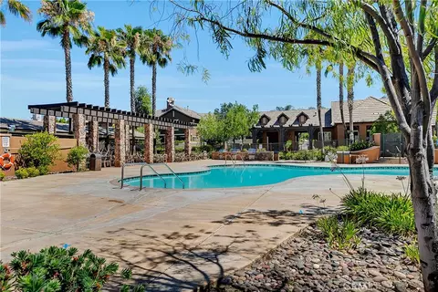 Exterior - 19527 Opal Ln, Saugus, CA 91350 photo 12 of 16