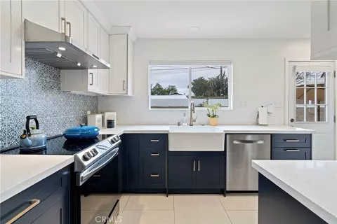 8347 Katherine Ave, Panorama City, CA 91402