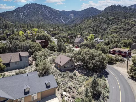 2028 Linden Dr, Pine Mountain Club, CA 93222