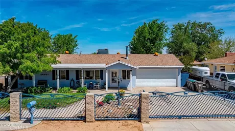 3111 W Avenue L6, Lancaster, CA 93536