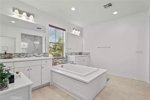 Bath - 27624 Solana, Saugus, CA 91350 photo 4 of 4