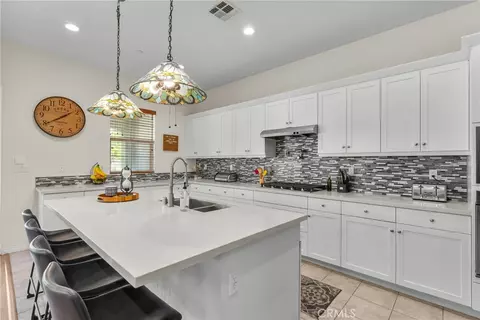 Kitchen - 27624 Solana, Saugus, CA 91350 photo 3 of 6
