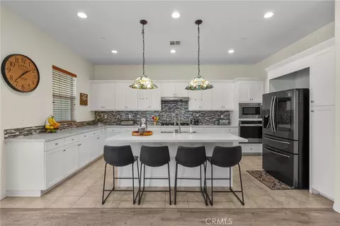 Kitchen - 27624 Solana, Saugus, CA 91350 photo 1 of 6