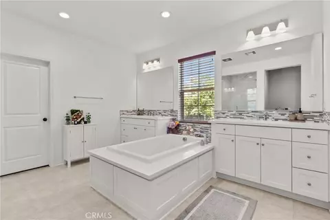 Bath - 27624 Solana, Saugus, CA 91350 photo 2 of 4