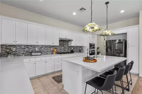 Kitchen - 27624 Solana, Saugus, CA 91350 photo 2 of 6