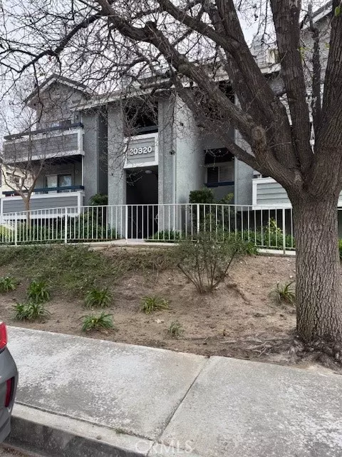 20320 Fanchon #104, Canyon Country, CA 91351