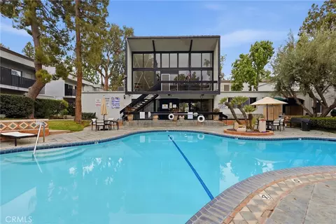 18645 Hatteras St #289, Tarzana, CA 91356