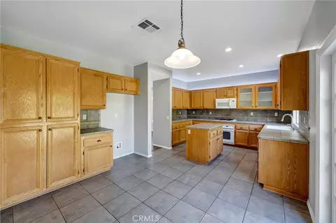 Kitchen - 43826 Generation, Lancaster, CA 93536 photo 2 of 6