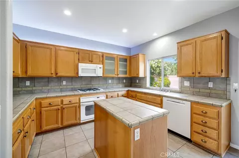 Kitchen - 43826 Generation, Lancaster, CA 93536 photo 4 of 6