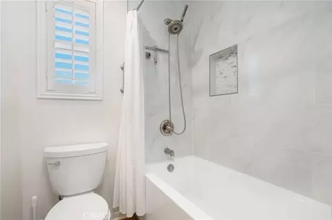 Bath - 3604 Dunkirk Dr, Oxnard, CA 93035 photo 4 of 4