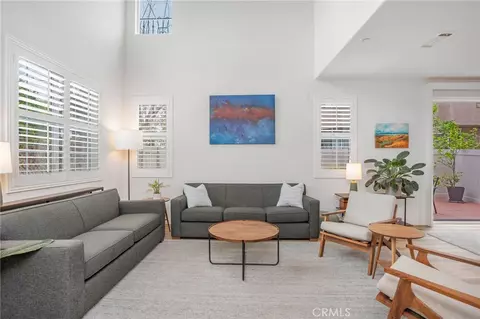 Living - 3604 Dunkirk Dr, Oxnard, CA 93035 photo 2 of 2