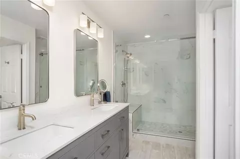 Bath - 3604 Dunkirk Dr, Oxnard, CA 93035 photo 1 of 4