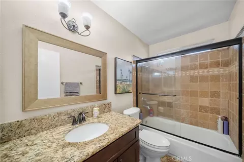 Bath - 2978 Stacy Dr, Simi Valley, CA 93063 photo 2 of 4