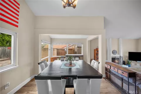 Dining - 2978 Stacy Dr, Simi Valley, CA 93063 photo 3 of 3