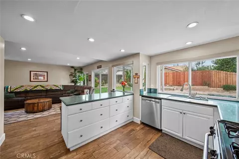 Kitchen - 2978 Stacy Dr, Simi Valley, CA 93063 photo 2 of 4