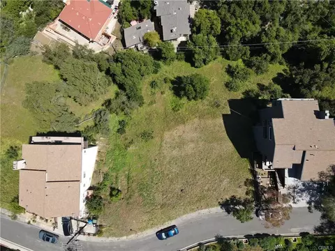 21478 Iglesia Dr, Woodland Hills, CA 91364