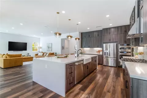 Kitchen - 17701 Ridgeline Ct, Saugus, CA 91350 photo 3 of 4