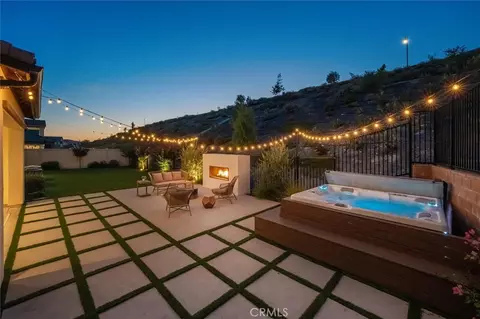 Exterior - 17701 Ridgeline Ct, Saugus, CA 91350 photo 3 of 19