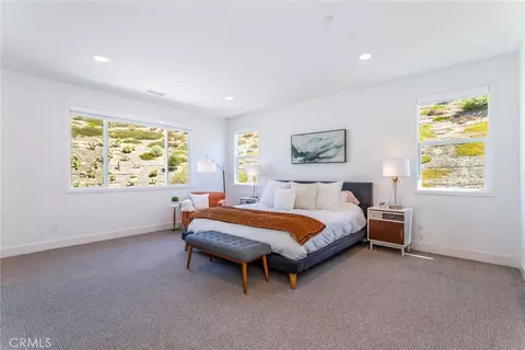 Bedroom - 17701 Ridgeline Ct, Saugus, CA 91350 photo 2 of 5