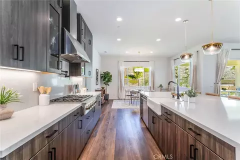 Kitchen - 17701 Ridgeline Ct, Saugus, CA 91350 photo 4 of 4