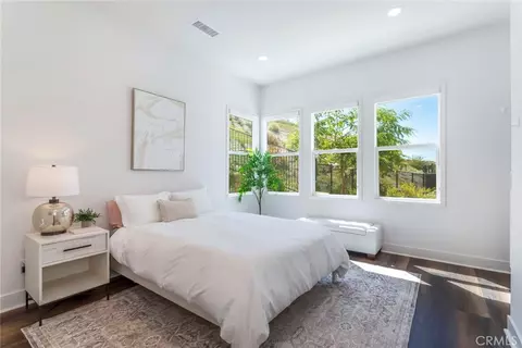 Bedroom - 17701 Ridgeline Ct, Saugus, CA 91350 photo 1 of 5